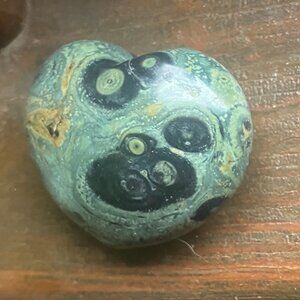 ✨ Rare Kambaba Jasper Polished Heart – Ancient Fossil Stone